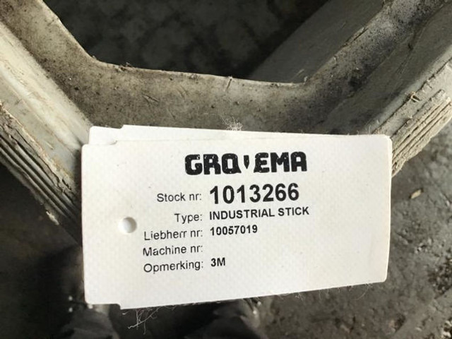 Liebherr Stick 3 M - Carrosserie et extérieur: photos 5 Liebherr Stick 3 M - Carrosserie et extérieur: photos 5