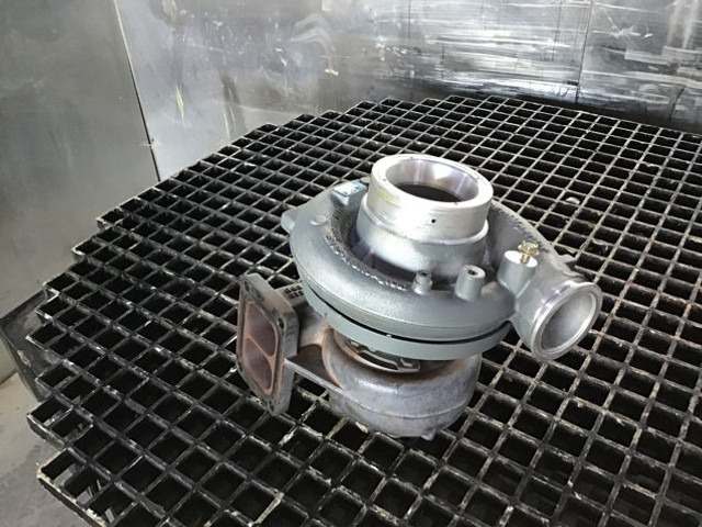 Liebherr Turbo Charger - Turbocompresseur: photos 1 Liebherr Turbo Charger - Turbocompresseur: photos 1
