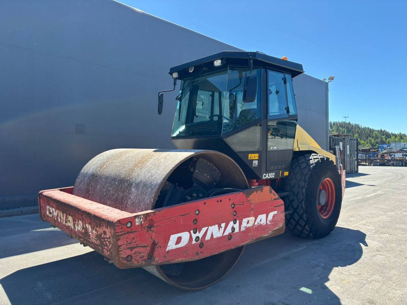 Dynapac CA 302 D - Compacteur: photos 1 Dynapac CA 302 D - Compacteur: photos 1