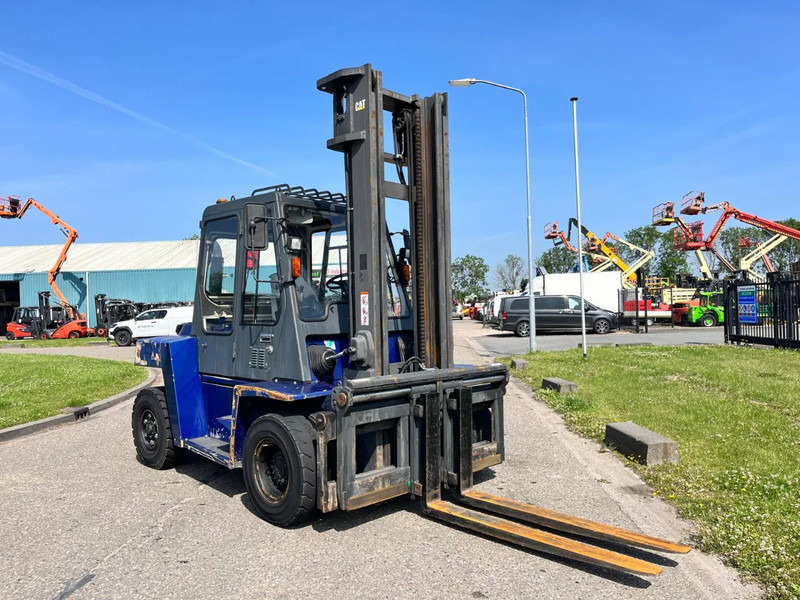 Caterpillar DP70 - Chariot élévateur diesel: photos 3 Caterpillar DP70 - Chariot élévateur diesel: photos 3