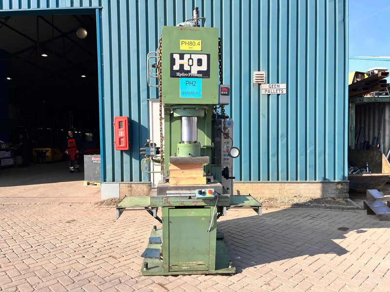 Hydro- Presses PH800 Press machines with capacity from 60 tons to 80 tons - Engins de chantier: photos 3 Hydro- Presses PH800 Press machines with capacity from 60 tons to 80 tons - Engins de chantier: photos 3