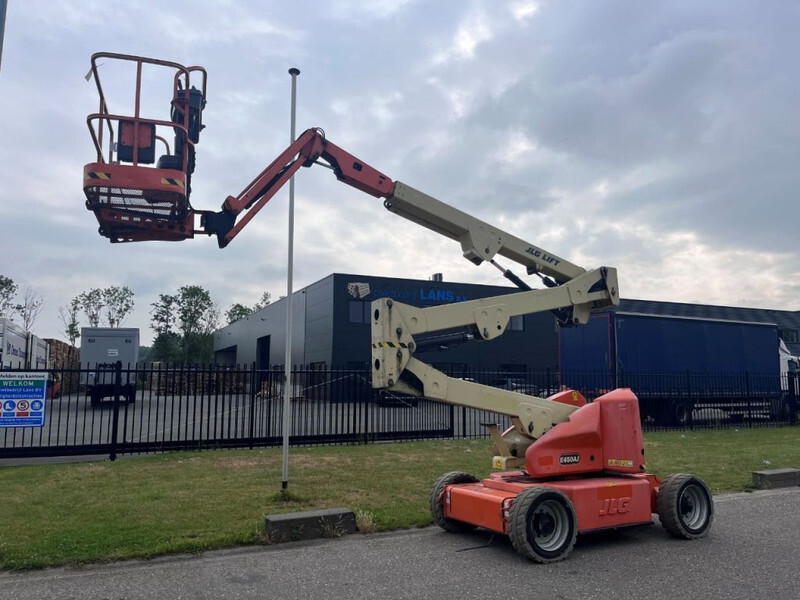JLG E450AJ - Nacelle articulée: photos 4 JLG E450AJ - Nacelle articulée: photos 4