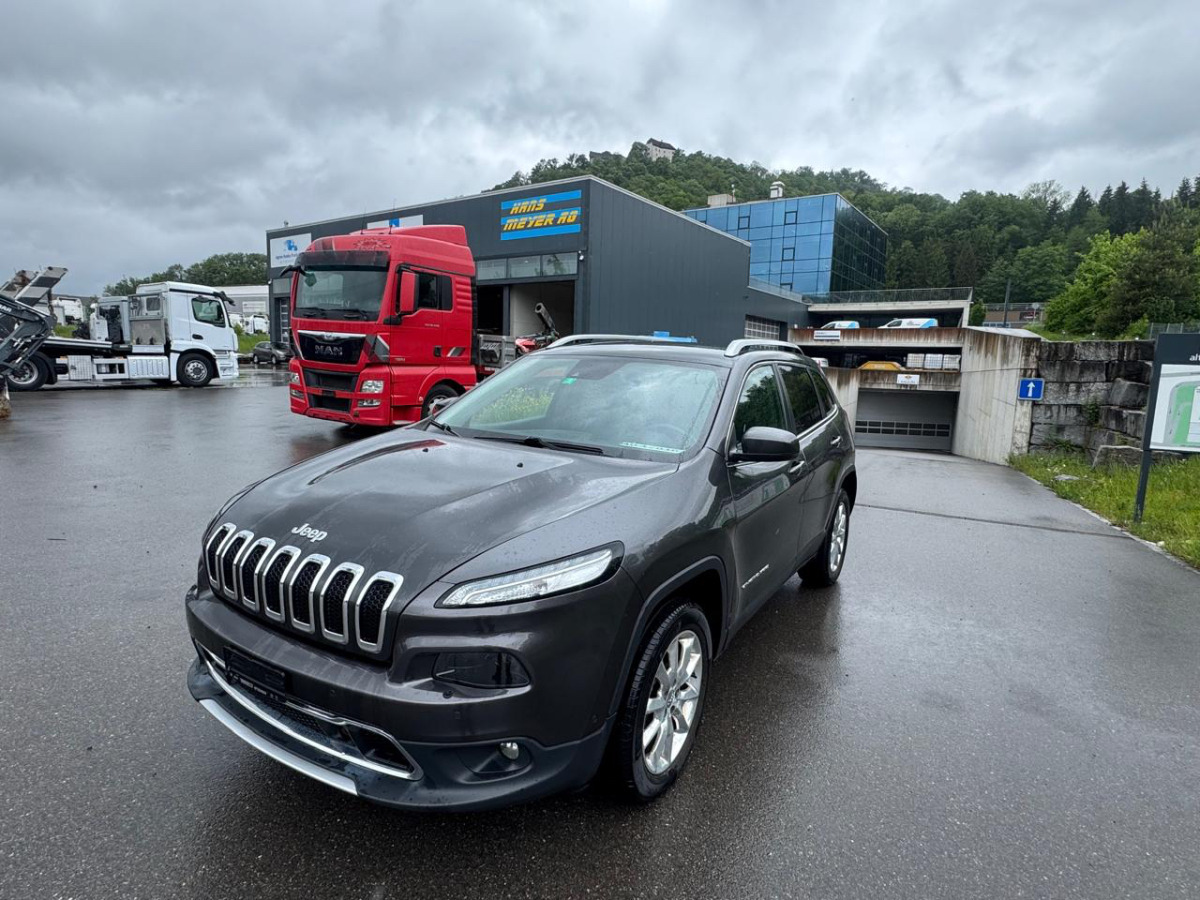 JEEP Cherokee 2.2 TD - Voiture à hayon: photos 1 JEEP Cherokee 2.2 TD - Voiture à hayon: photos 1