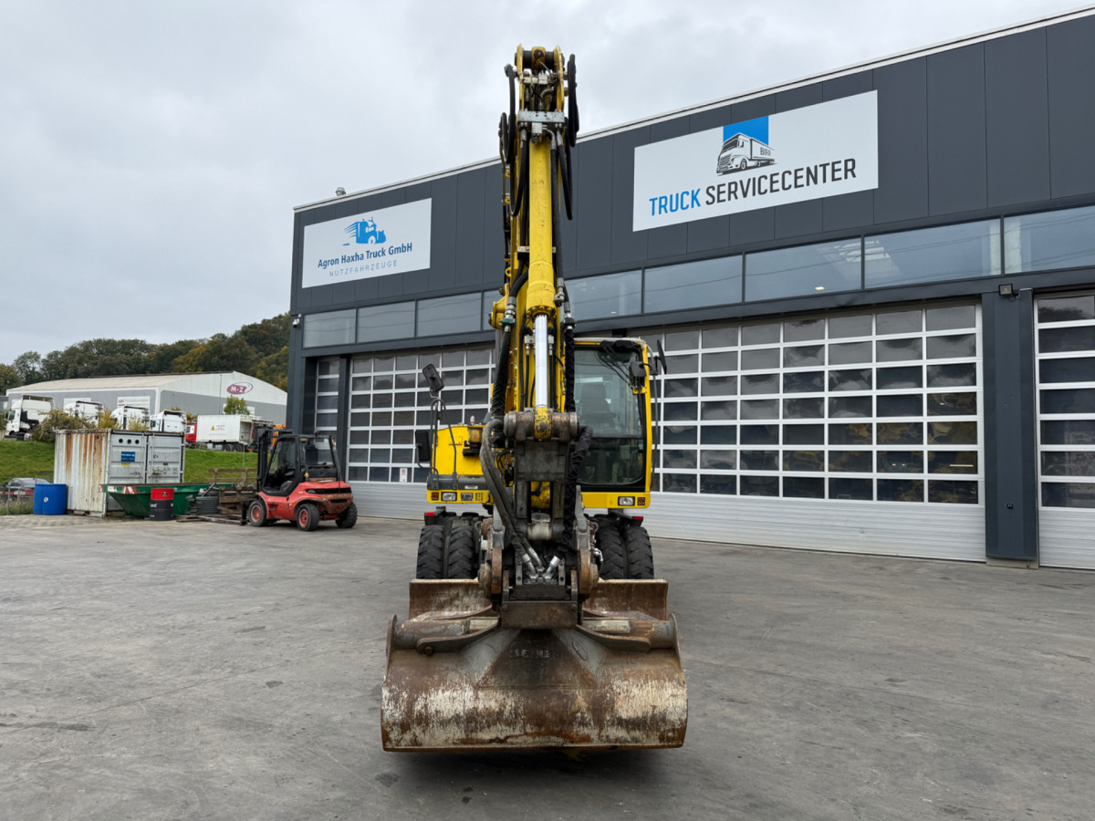 LIEBHERR 900 C 3xBuckets - Pelle sur pneus: photos 2 LIEBHERR 900 C 3xBuckets - Pelle sur pneus: photos 2