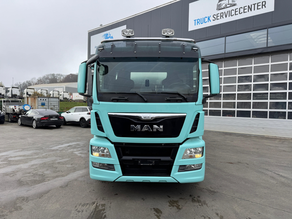 MAN TGS 26.440 6x2 Isoliert Milchtank 3 Kammern - Camion citerne: photos 2 MAN TGS 26.440 6x2 Isoliert Milchtank 3 Kammern - Camion citerne: photos 2