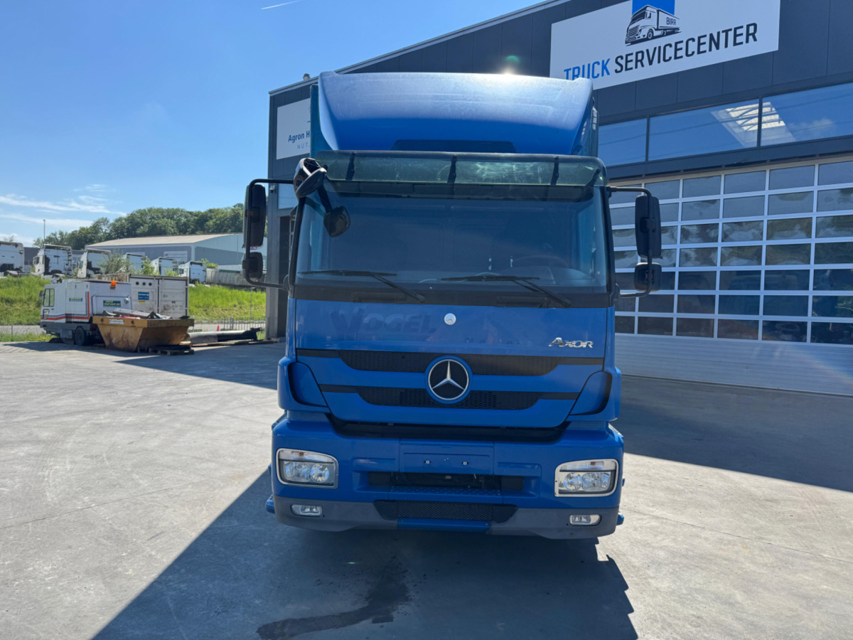 MERCEDES Axor 1833 4x2 - Camion à rideaux coulissants: photos 2 MERCEDES Axor 1833 4x2 - Camion à rideaux coulissants: photos 2