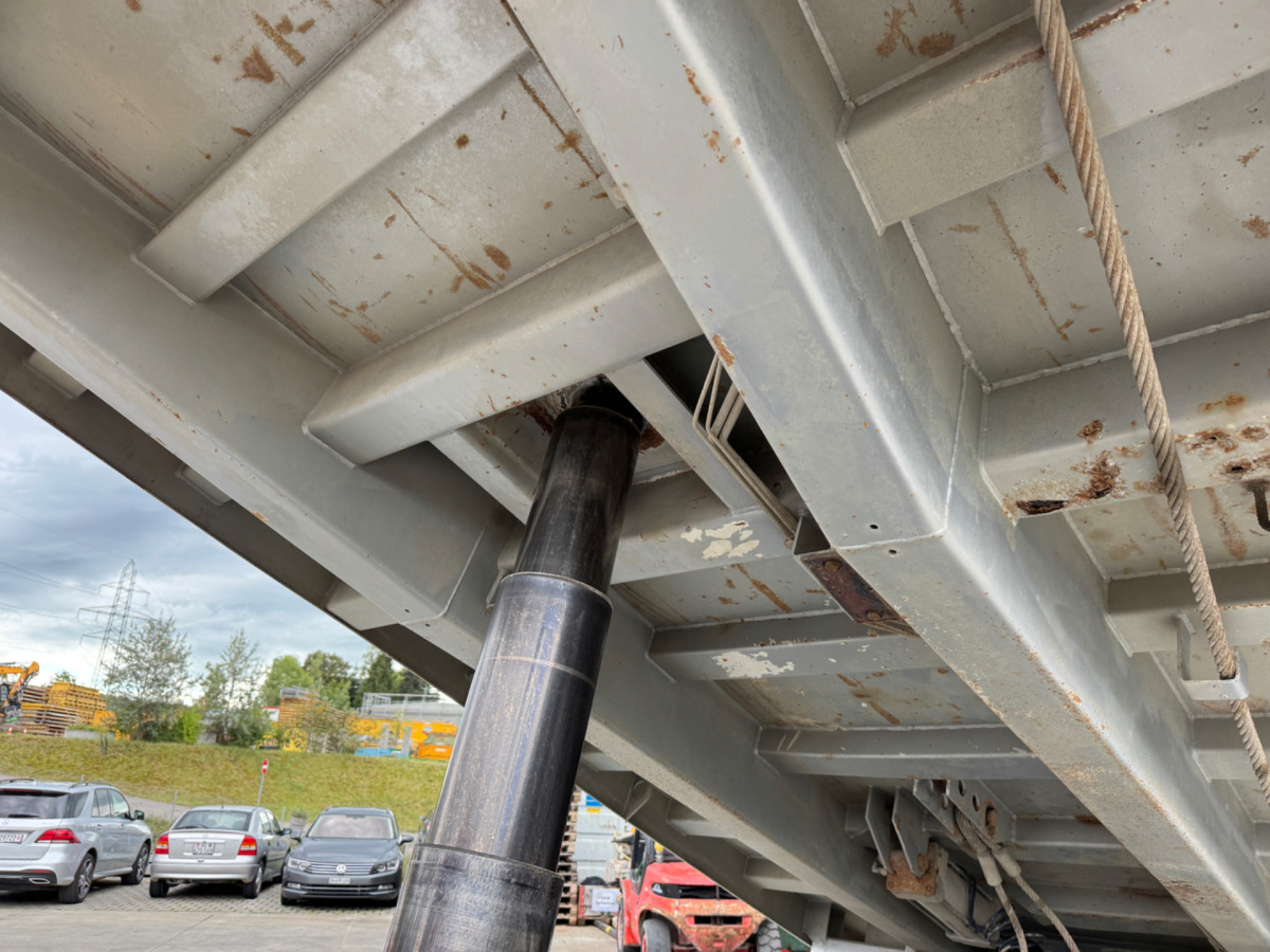 MERCEDES BENZ ACTROS 3246 C3390 - Camion benne: photos 3 MERCEDES BENZ ACTROS 3246 C3390 - Camion benne: photos 3