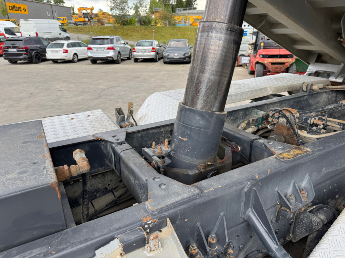 MERCEDES BENZ ACTROS 3246 C3390 - Camion benne: photos 4 MERCEDES BENZ ACTROS 3246 C3390 - Camion benne: photos 4