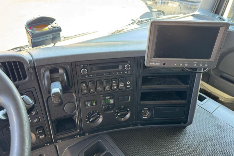 Châssis cabine Scania P400 4x2 Chassis: photos 15
