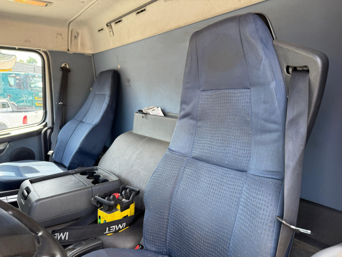 Camion grue VOLVO FM-400 4x2 Bonfiglioli 15000-4: photos 16 Camion grue VOLVO FM-400 4x2 Bonfiglioli 15000-4: photos 16