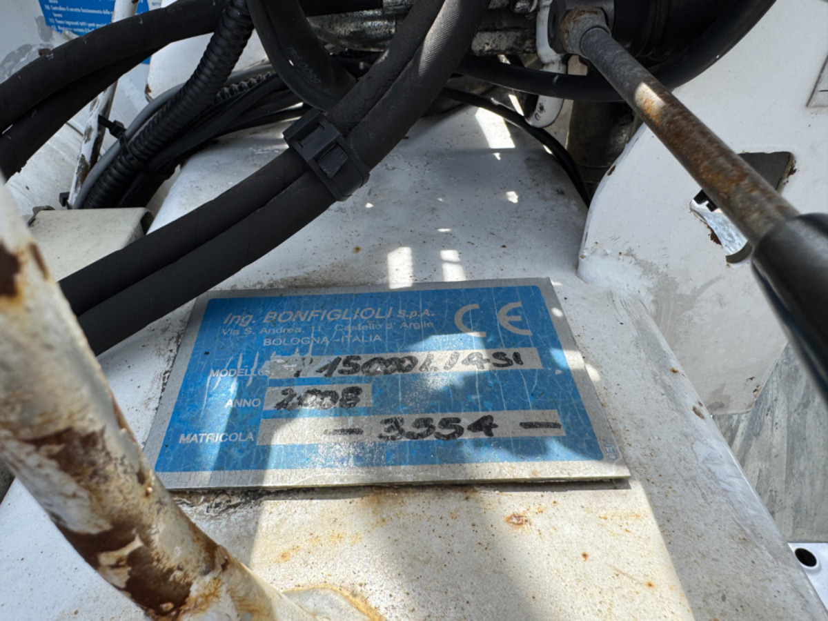 Camion grue VOLVO FM-400 4x2 Bonfiglioli 15000-4: photos 13 Camion grue VOLVO FM-400 4x2 Bonfiglioli 15000-4: photos 13