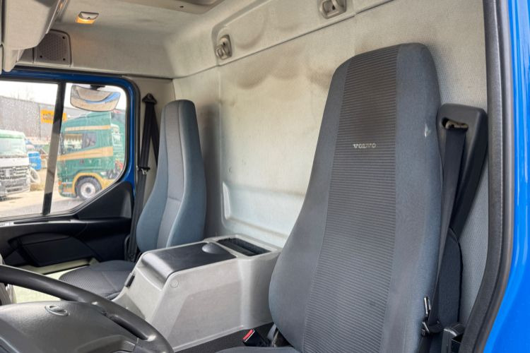 Camion à rideaux coulissants Volvo FLL-290: photos 13