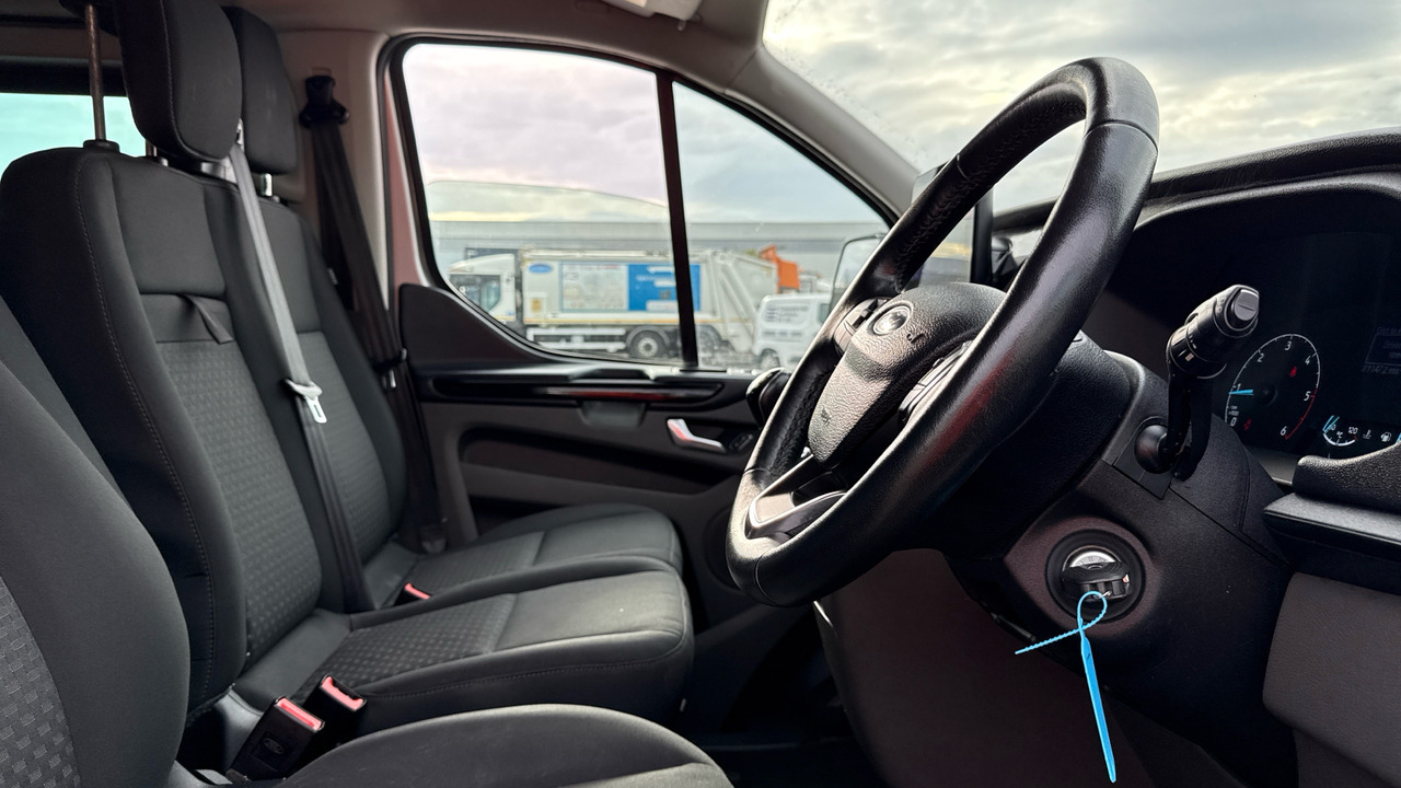 FORD TURNEO CUSTOM 320 2.0 EcoBlue 105ps - Autre matériel: photos 5 FORD TURNEO CUSTOM 320 2.0 EcoBlue 105ps - Autre matériel: photos 5