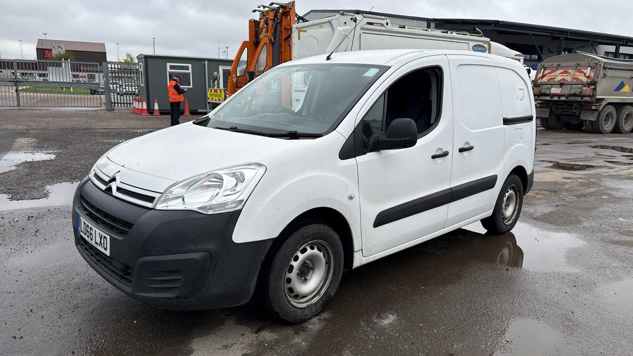 CITROEN BERLINGO 625 1.6 BlueHDi LX 100ps - Fourgonnette: photos 2 CITROEN BERLINGO 625 1.6 BlueHDi LX 100ps - Fourgonnette: photos 2