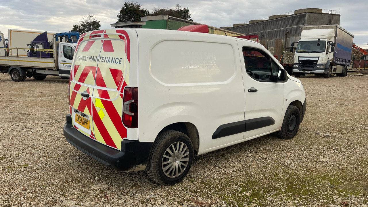 CITROEN BERLINGO ENTERPRISE 650 1.5 BLUEHDI 75PS - Fourgonnette: photos 4 CITROEN BERLINGO ENTERPRISE 650 1.5 BLUEHDI 75PS - Fourgonnette: photos 4