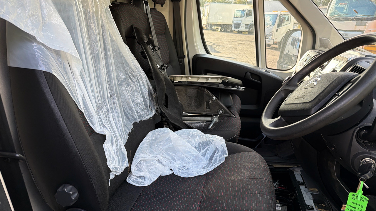 Fourgon utilitaire Citroen Relay 35 2.2 BlueHDi 140PS: photos 8 Fourgon utilitaire Citroen Relay 35 2.2 BlueHDi 140PS: photos 8