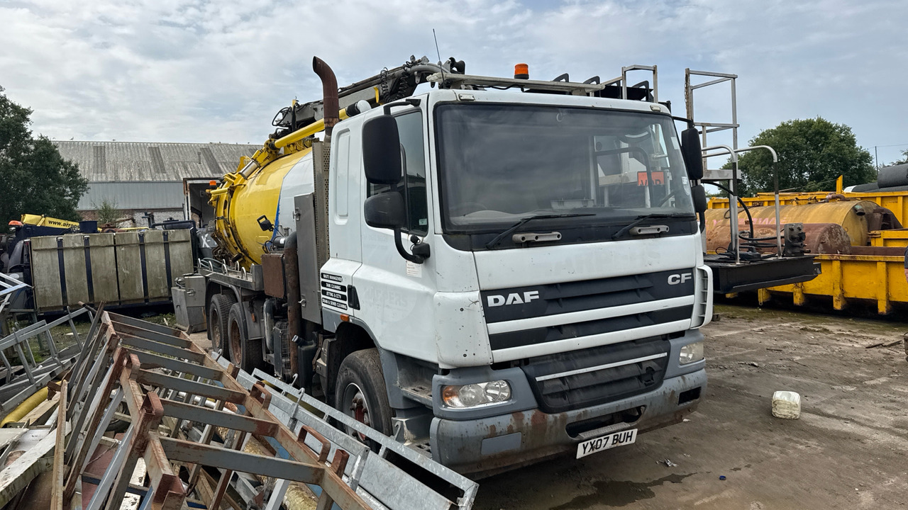 DAF CF 75.360 - Camion hydrocureur: photos 2 DAF CF 75.360 - Camion hydrocureur: photos 2