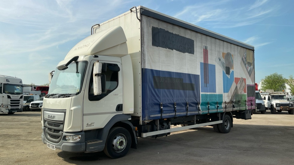 DAF LF 150 EURO 6 7.5 TONNE - Camion à rideaux coulissants: photos 2 DAF LF 150 EURO 6 7.5 TONNE - Camion à rideaux coulissants: photos 2