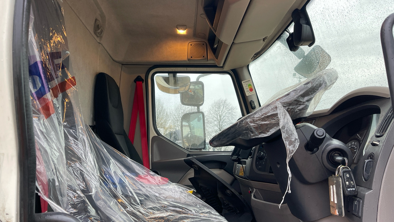 DAF LF 230 - Camion à rideaux coulissants: photos 5 DAF LF 230 - Camion à rideaux coulissants: photos 5