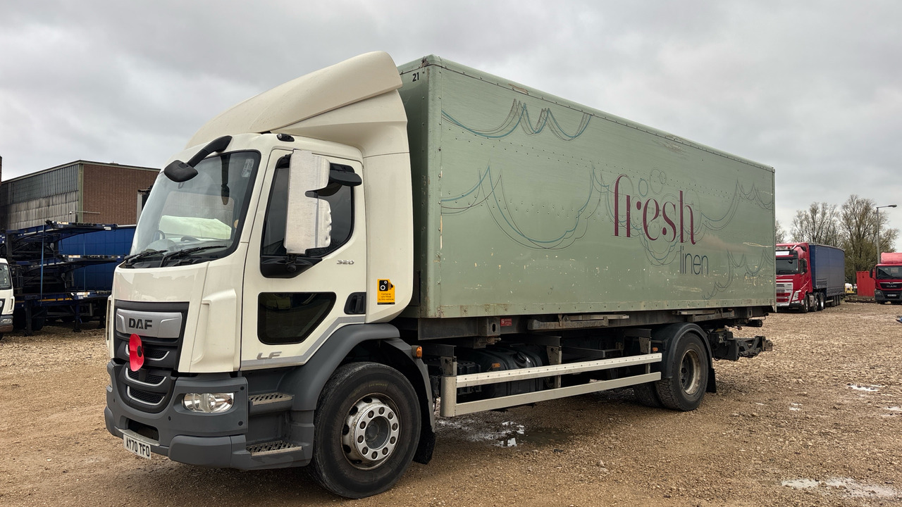 DAF LF 320 - Camion fourgon: photos 2 DAF LF 320 - Camion fourgon: photos 2