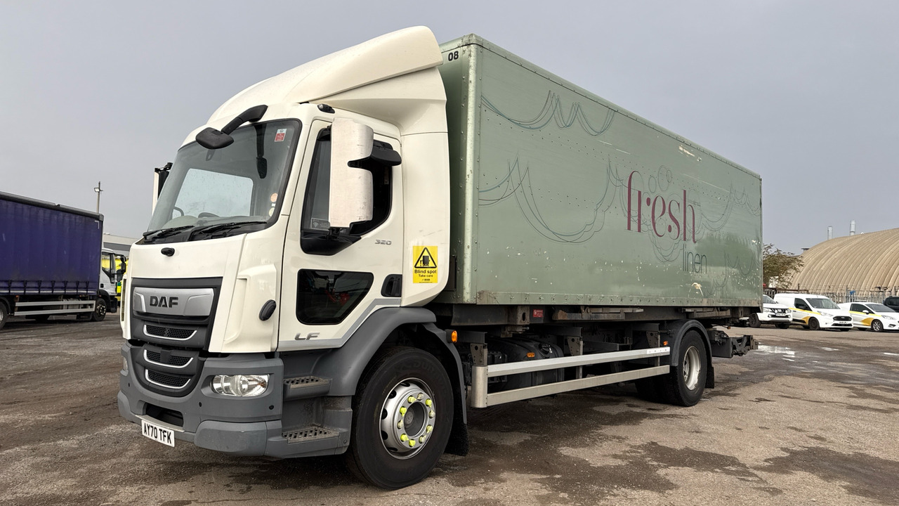 DAF LF 320 - Camion fourgon: photos 2 DAF LF 320 - Camion fourgon: photos 2