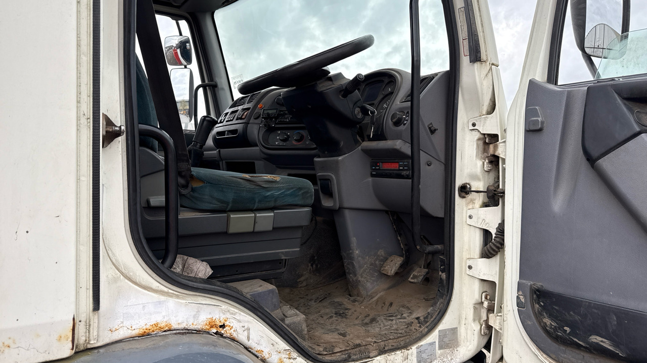 DAF LF 55.220 - Camion plateau, Camion grue: photos 5 DAF LF 55.220 - Camion plateau, Camion grue: photos 5