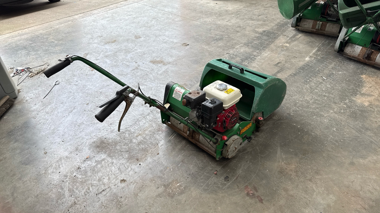 DENNIS FT20 PEDESTRIAN CYLINDER MOWER WITH GRASS BOX - Motofaucheuse: photos 1 DENNIS FT20 PEDESTRIAN CYLINDER MOWER WITH GRASS BOX - Motofaucheuse: photos 1
