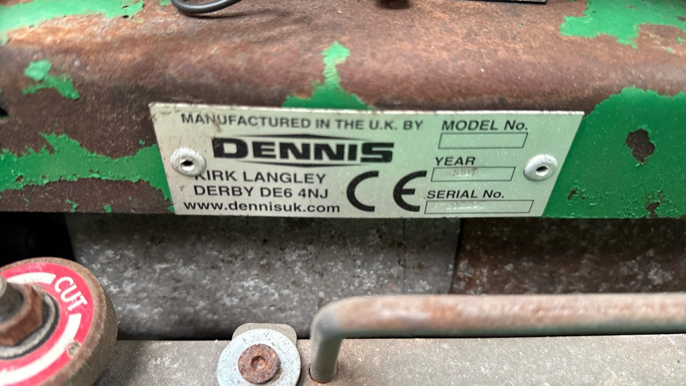 DENNIS FT510 PEDESTRIAN CYLINDER MOWER WITH 5K UNIT AND GRASS BOX - Matériel de chantier: photos 5 DENNIS FT510 PEDESTRIAN CYLINDER MOWER WITH 5K UNIT AND GRASS BOX - Matériel de chantier: photos 5