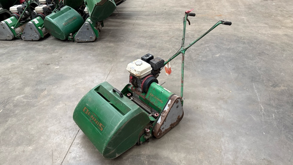 DENNIS FT510 PEDESTRIAN CYLINDER MOWER WITH 5K UNIT AND GRASS BOX - Matériel de chantier: photos 2 DENNIS FT510 PEDESTRIAN CYLINDER MOWER WITH 5K UNIT AND GRASS BOX - Matériel de chantier: photos 2