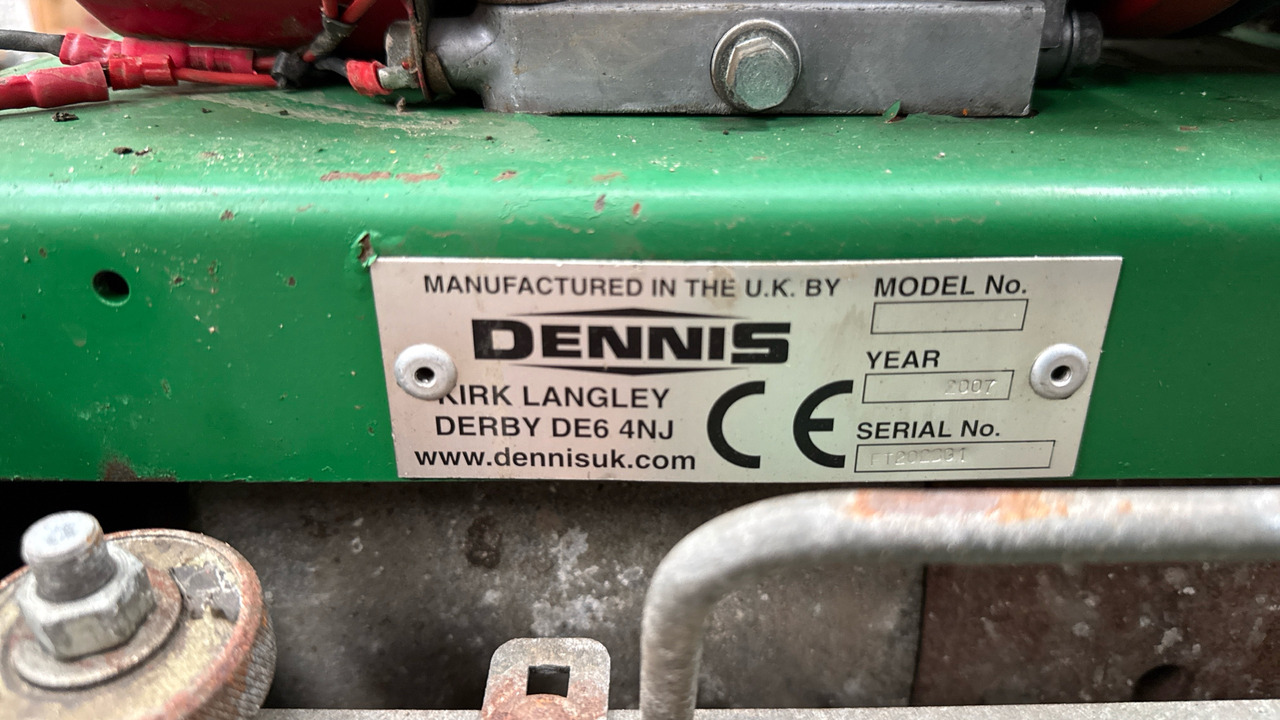 DENNIS FT510 PEDESTRIAN CYLINDER MOWER WITH 9K UNIT AND GRASS BOX - Matériel de chantier: photos 5 DENNIS FT510 PEDESTRIAN CYLINDER MOWER WITH 9K UNIT AND GRASS BOX - Matériel de chantier: photos 5