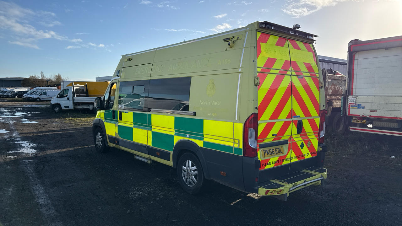 FIAT DUCATO 42 2.3 MULTIJET II - Ambulance: photos 3 FIAT DUCATO 42 2.3 MULTIJET II - Ambulance: photos 3