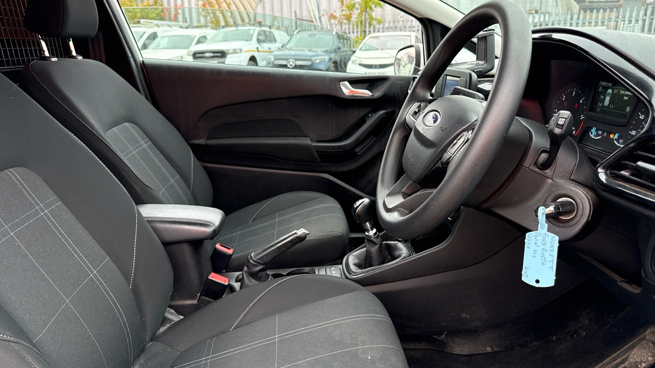 FORD FIESTA 1.5 TDCi - Voiture: photos 5 FORD FIESTA 1.5 TDCi - Voiture: photos 5