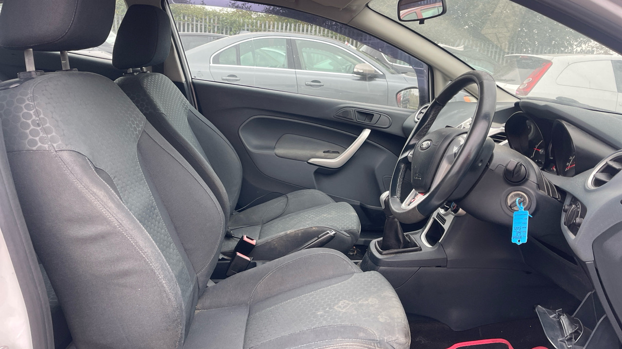 FORD FIESTA S 90 1.6 TDCI ZETEC - Voiture à hayon: photos 5 FORD FIESTA S 90 1.6 TDCI ZETEC - Voiture à hayon: photos 5
