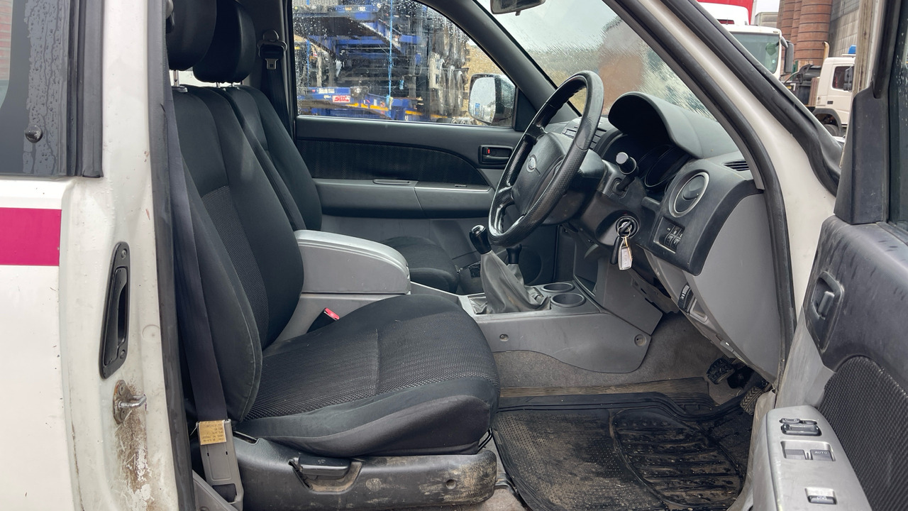 FORD RANGER 2.5 TDCI - Pick-up, Utilitaire double cabine: photos 5 FORD RANGER 2.5 TDCI - Pick-up, Utilitaire double cabine: photos 5