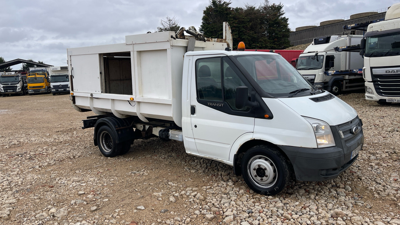 FORD TRANSIT 2.2 TDCI 100PS - Utilitaire benne: photos 1 FORD TRANSIT 2.2 TDCI 100PS - Utilitaire benne: photos 1