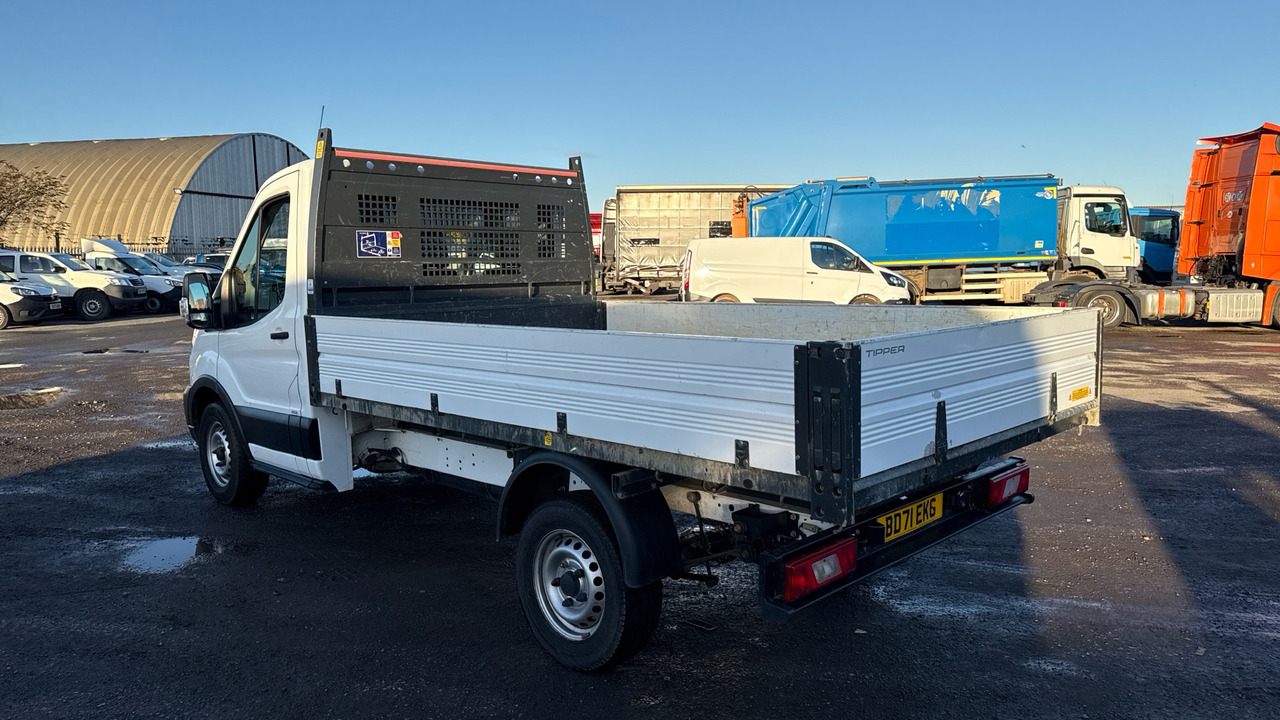 FORD TRANSIT 350 2.0 ECOBLUE 130PS - Utilitaire benne: photos 3 FORD TRANSIT 350 2.0 ECOBLUE 130PS - Utilitaire benne: photos 3