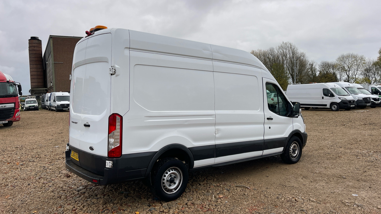 FORD TRANSIT 350 2.0 TDCI 105PS - Fourgon utilitaire: photos 4 FORD TRANSIT 350 2.0 TDCI 105PS - Fourgon utilitaire: photos 4