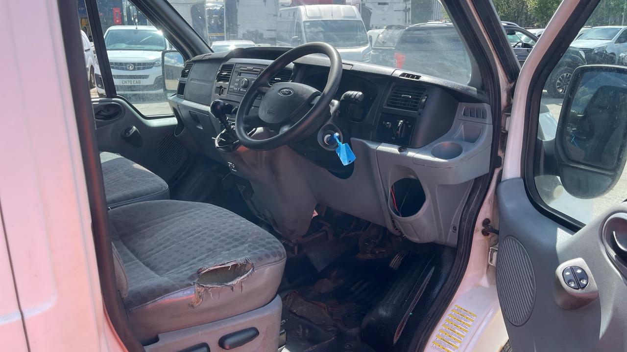 FORD TRANSIT 350 TDCi 140PS - Fourgon utilitaire: photos 5 FORD TRANSIT 350 TDCi 140PS - Fourgon utilitaire: photos 5