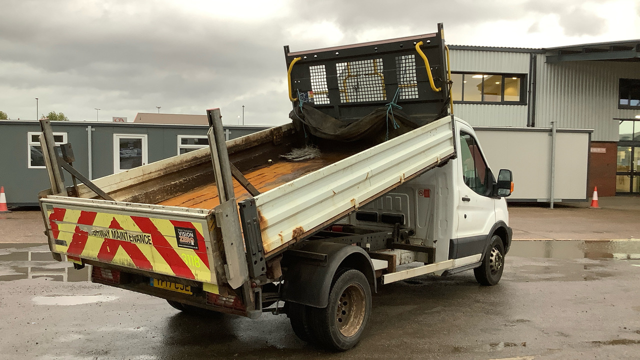 FORD TRANSIT 470 2.0 TDCI 130PS - Utilitaire benne: photos 4 FORD TRANSIT 470 2.0 TDCI 130PS - Utilitaire benne: photos 4