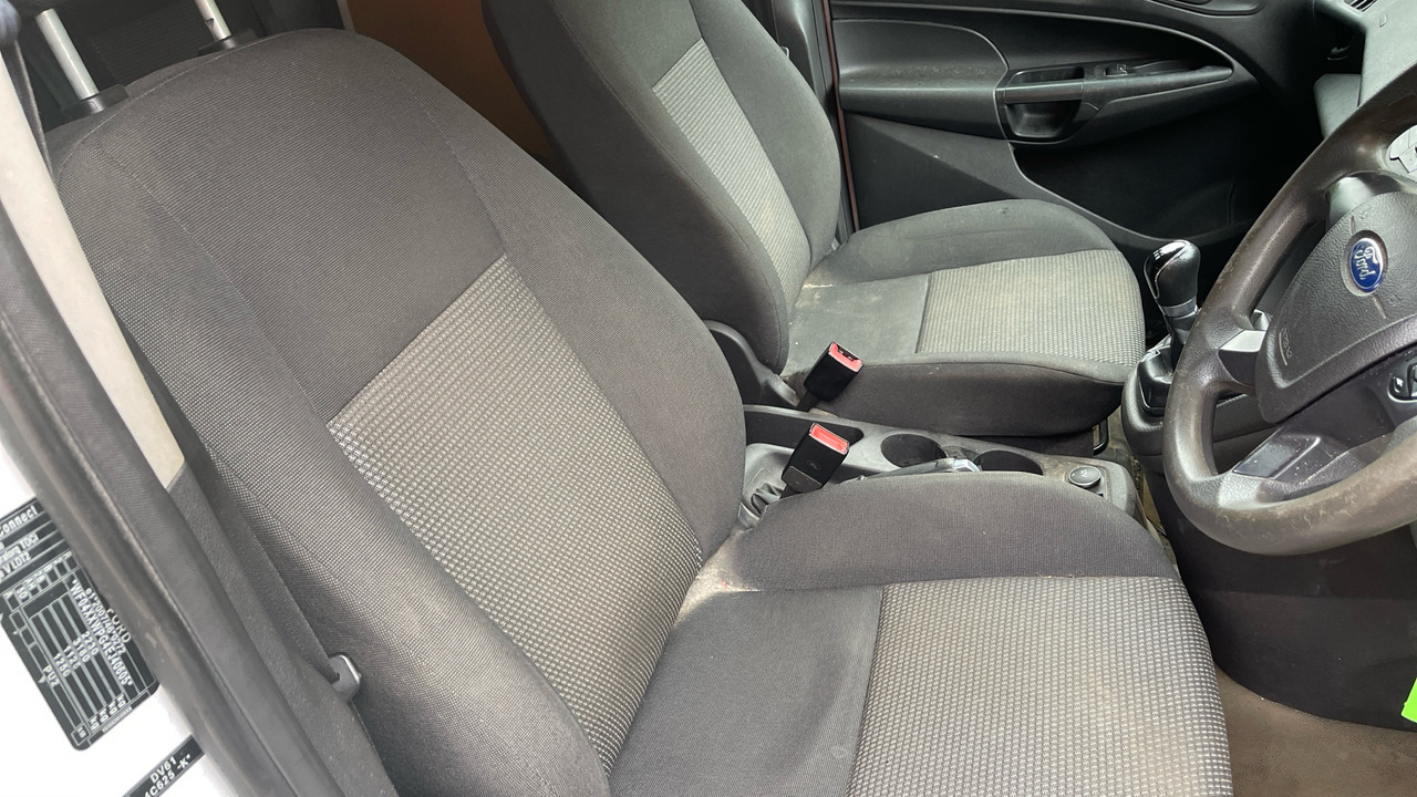 FORD TRANSIT CONNECT T220 1.6 TDCi 95PS - Utilitaire double cabine: photos 5 FORD TRANSIT CONNECT T220 1.6 TDCi 95PS - Utilitaire double cabine: photos 5