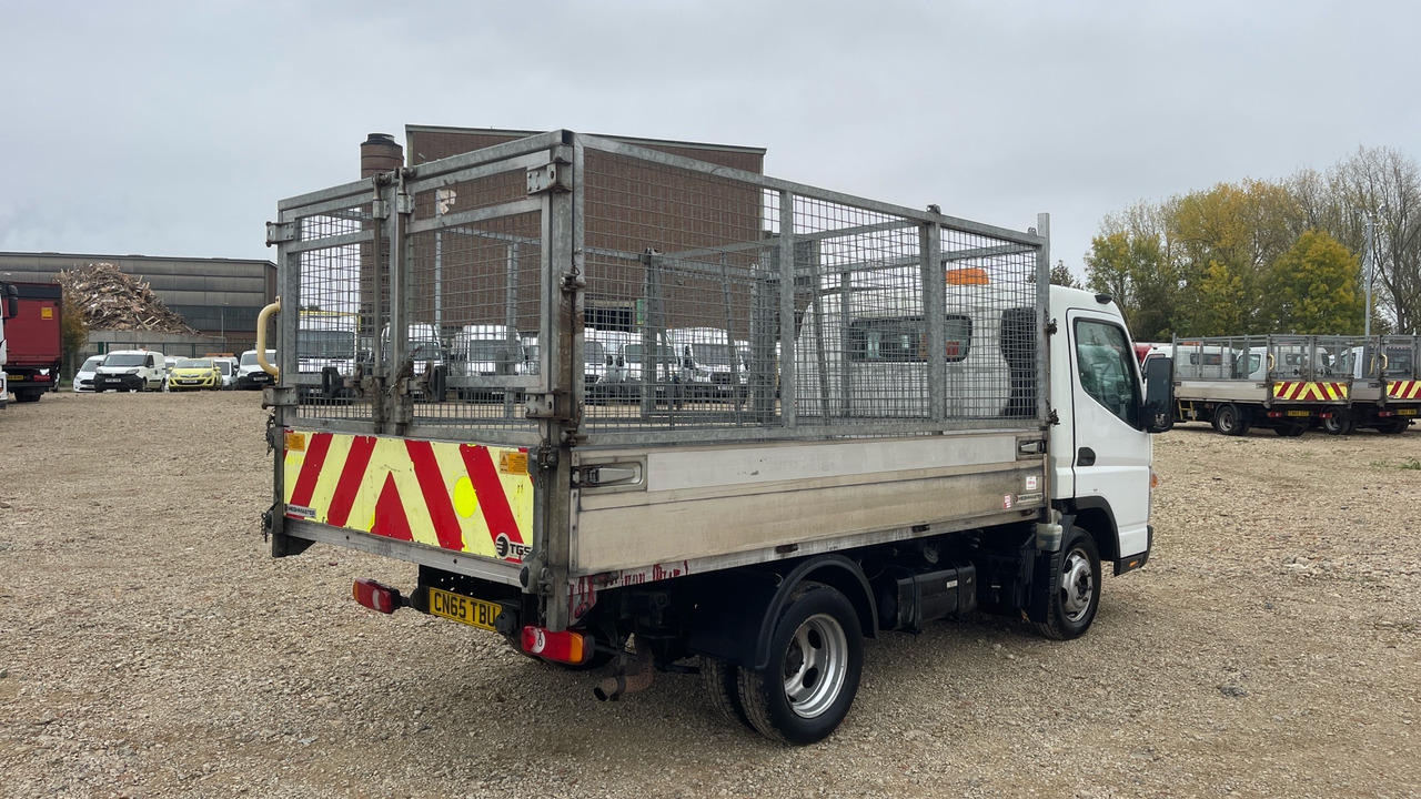 FUSO CANTER 3C13 25 - Utilitaire benne: photos 4 FUSO CANTER 3C13 25 - Utilitaire benne: photos 4