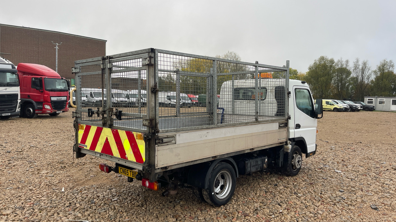 FUSO CANTER 3C13 25 - Utilitaire benne: photos 4 FUSO CANTER 3C13 25 - Utilitaire benne: photos 4