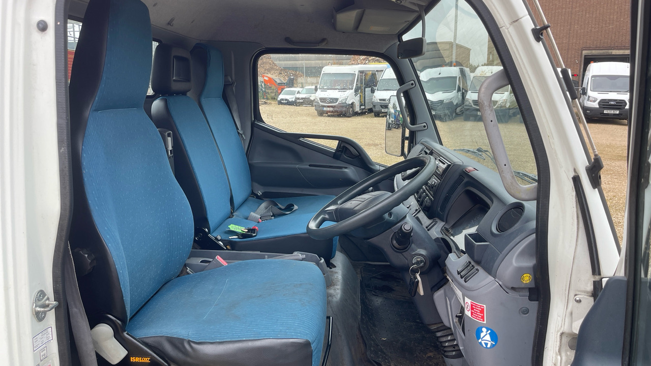 FUSO CANTER 3C13 25 - Utilitaire benne: photos 5 FUSO CANTER 3C13 25 - Utilitaire benne: photos 5