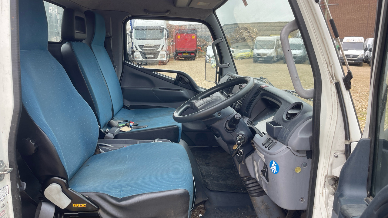 FUSO CANTER 3C13 25 - Utilitaire benne: photos 5 FUSO CANTER 3C13 25 - Utilitaire benne: photos 5
