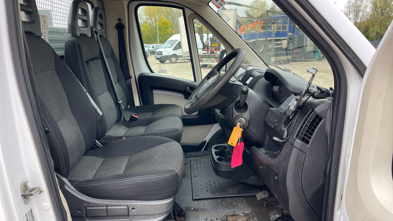 Fiat Ducato 35 2.3 MULTIJET 130PS - Fourgon plateau: photos 5 Fiat Ducato 35 2.3 MULTIJET 130PS - Fourgon plateau: photos 5