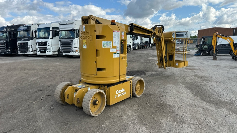 GENIE 230/20N - Camion avec nacelle: photos 4 GENIE 230/20N - Camion avec nacelle: photos 4