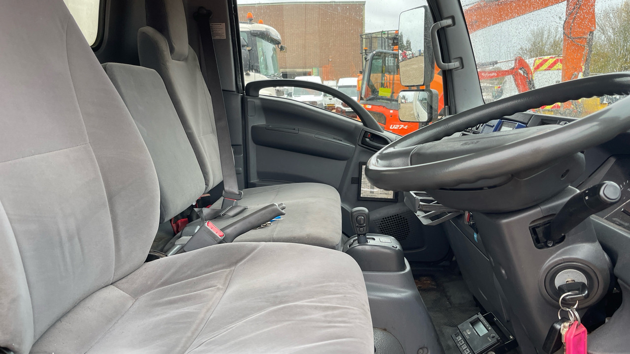 ISUZU N 75.190 - Camion frigorifique: photos 5 ISUZU N 75.190 - Camion frigorifique: photos 5