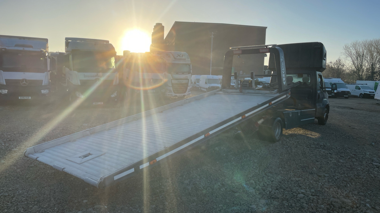 IVECO DAILY 3.0 70C18 - Remorqueuse: photos 4 IVECO DAILY 3.0 70C18 - Remorqueuse: photos 4