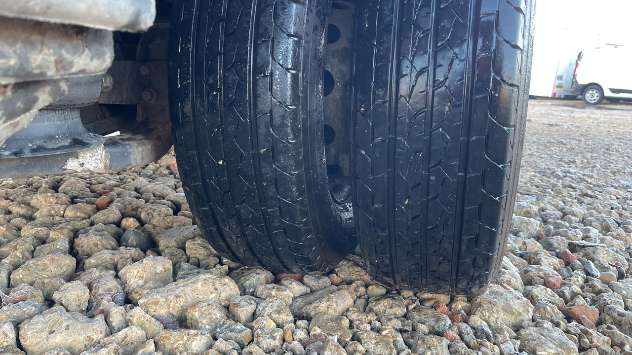 Remorqueuse IVECO DAILY 70-180: photos 28