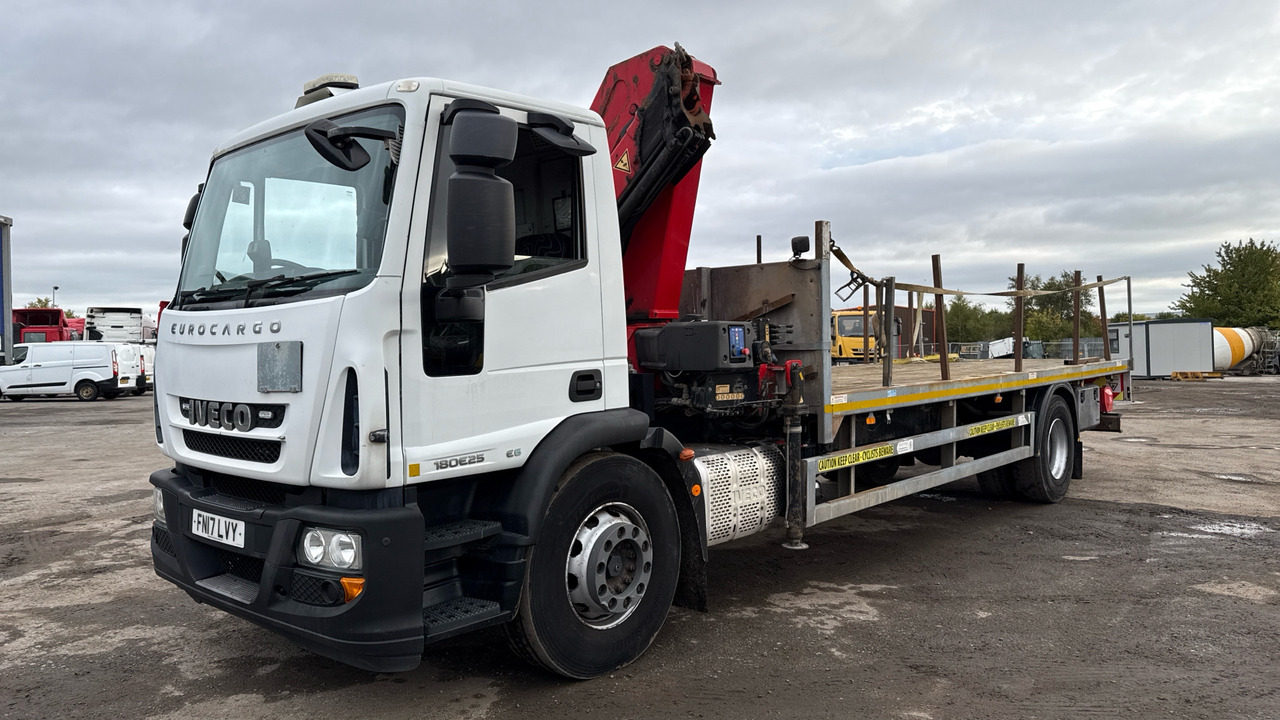 IVECO EUROCARGO 180E25 - Camion plateau, Camion grue: photos 2 IVECO EUROCARGO 180E25 - Camion plateau, Camion grue: photos 2